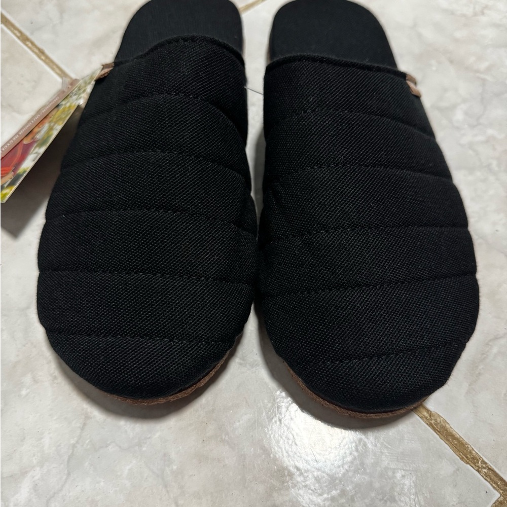 Black Quilted Slip-On Women's Slippers - Picture 3 of 9